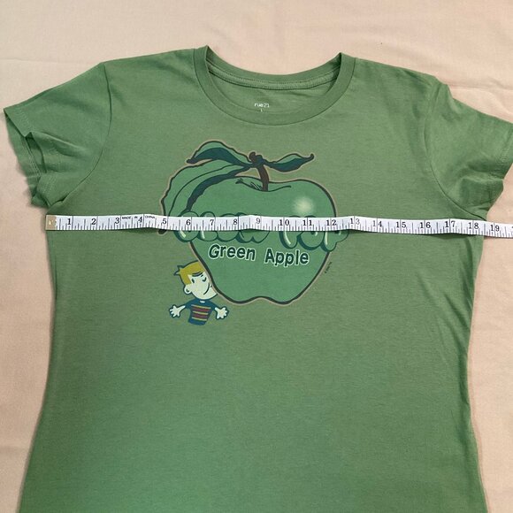 Satisfy Your Style Sweet Tooth with Blow Pop Green Apple Graphic Tee- Size Large - Picture 4 of 5